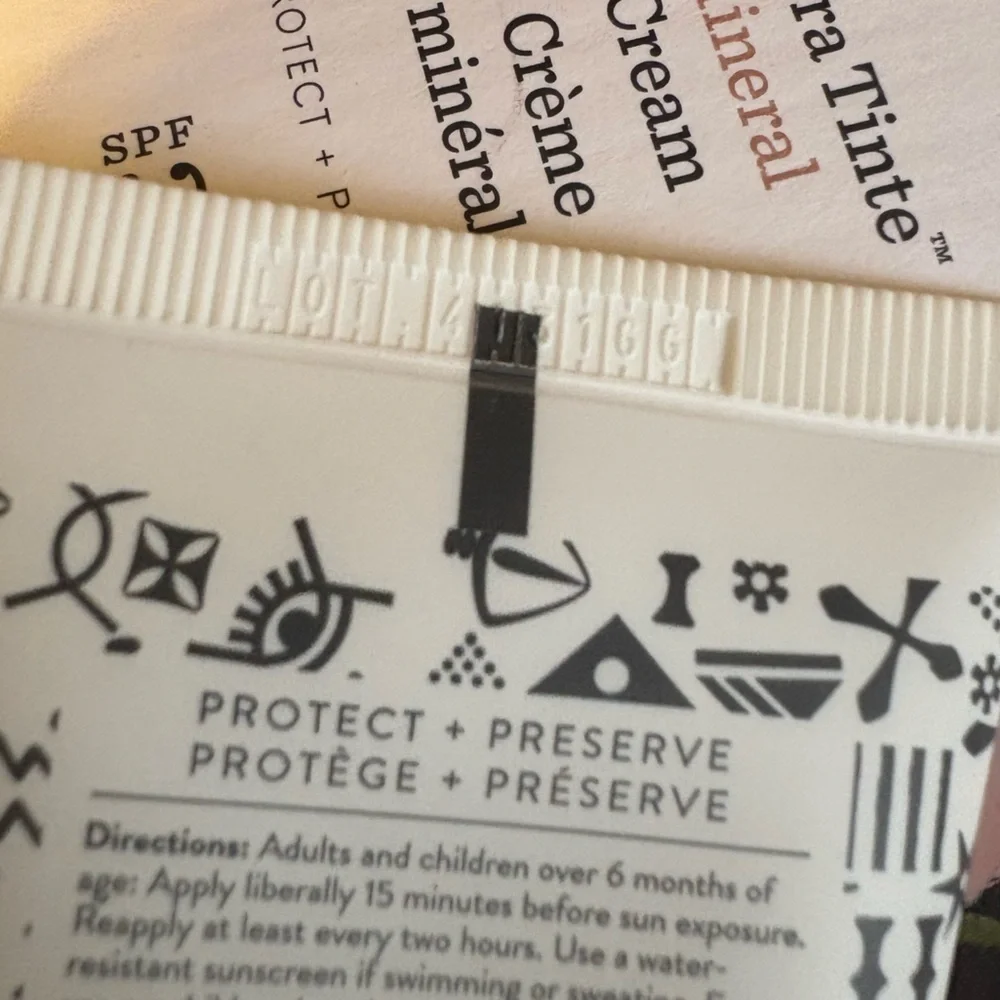 Drunk Elephant Umbra Mineral Cream SPF 30 Tinted Face Sunscreen - Picture 16 of 16